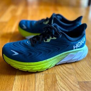 HOKA Arahi 6 Men’s 7.5W fits women 9W